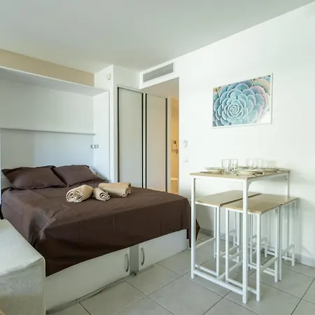 Prázdninový dům A 20 M - Grande Terrasse - Parking Prive *