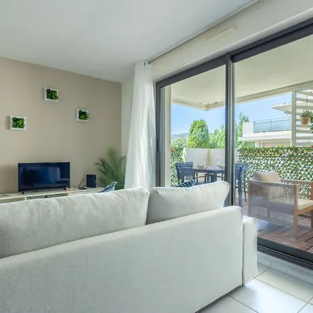 Dom wakacyjny A 20 M - Grande Terrasse - Parking Prive *